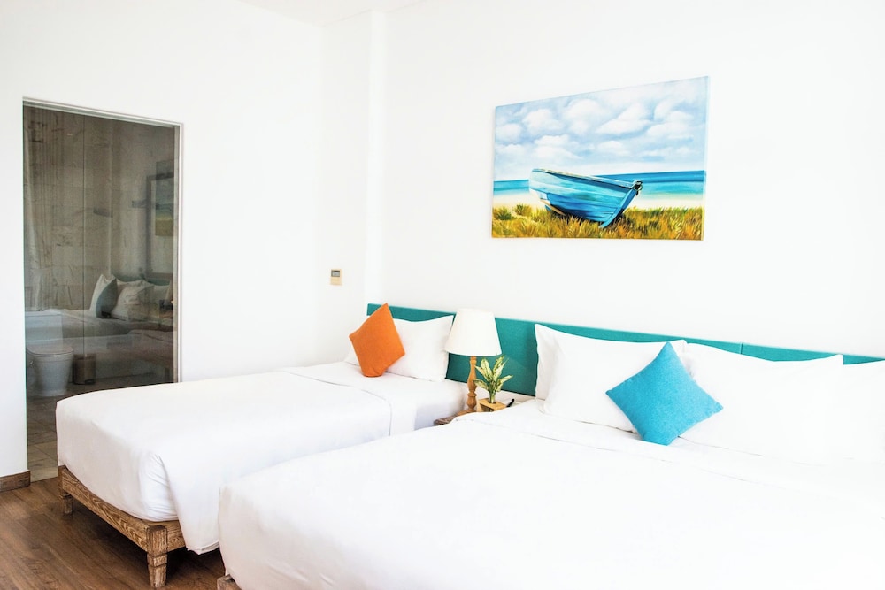 Thera Suite Pool view photo 2