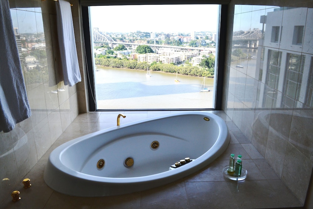 Stamford Suite - Photo 16