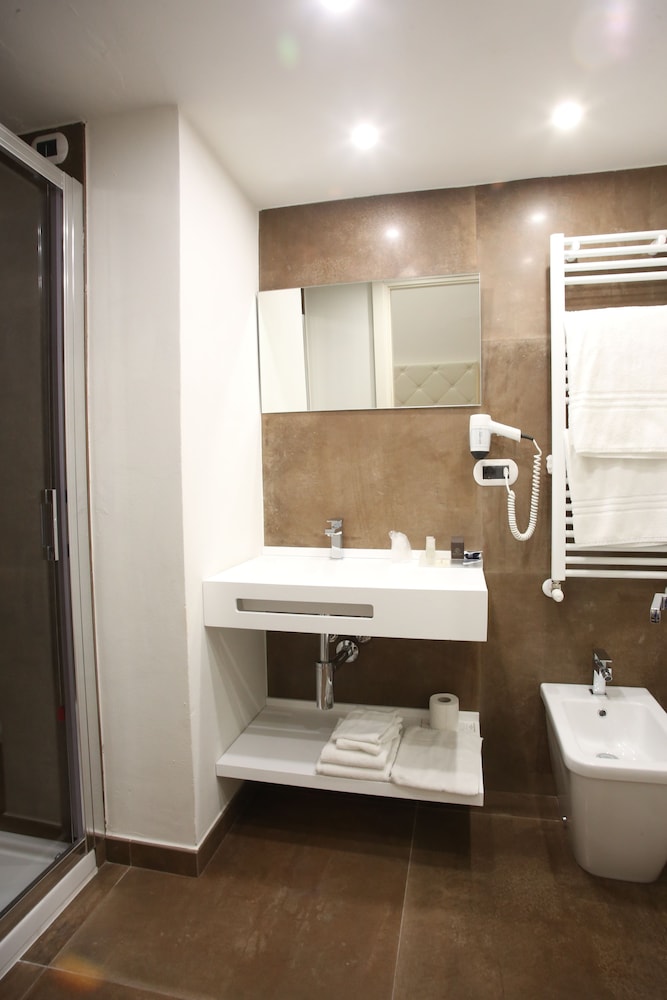 Double Room - Photo 37