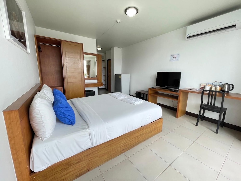 Superior Double Room (Elevator Available) photo 2