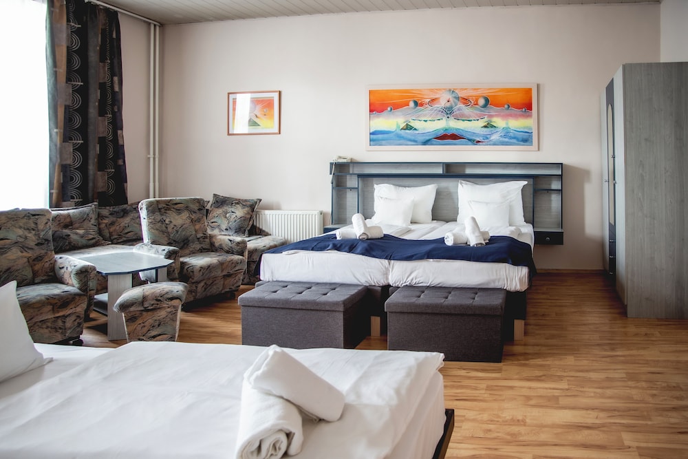 Junior Double or Twin Room photo 1