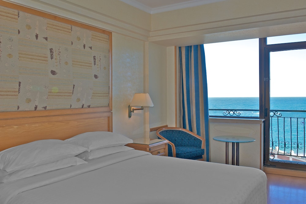 Room, 1 Queen Bed, Balcony, Sea View - Photo 5