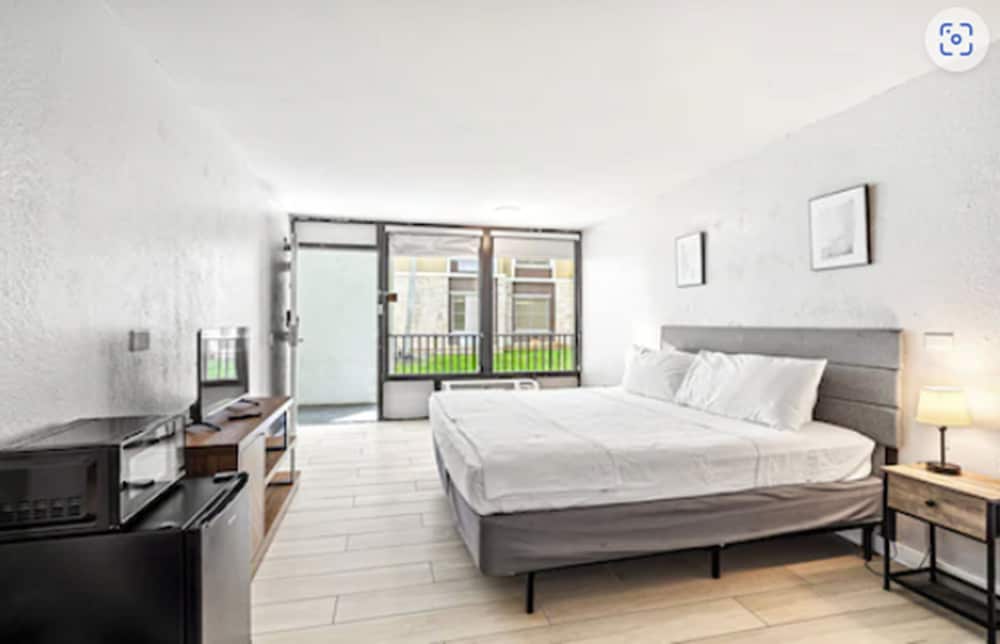 Classic Room, 1 King Bed - Photo 2