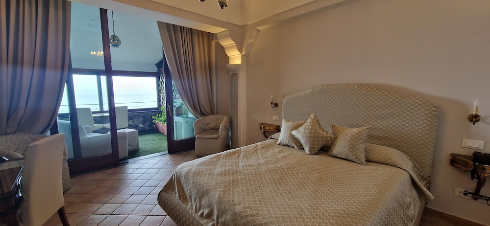 Junior Suite, Sea View - Photo 1