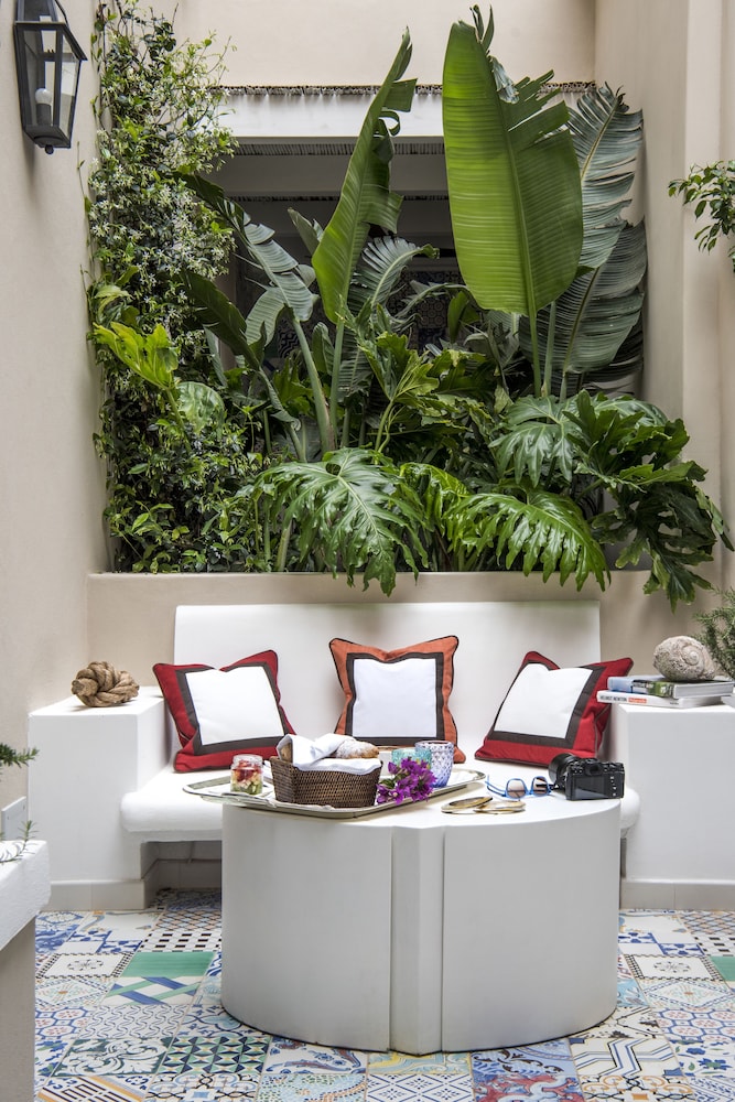 Family Suite (Courtyard view) - Photo 8