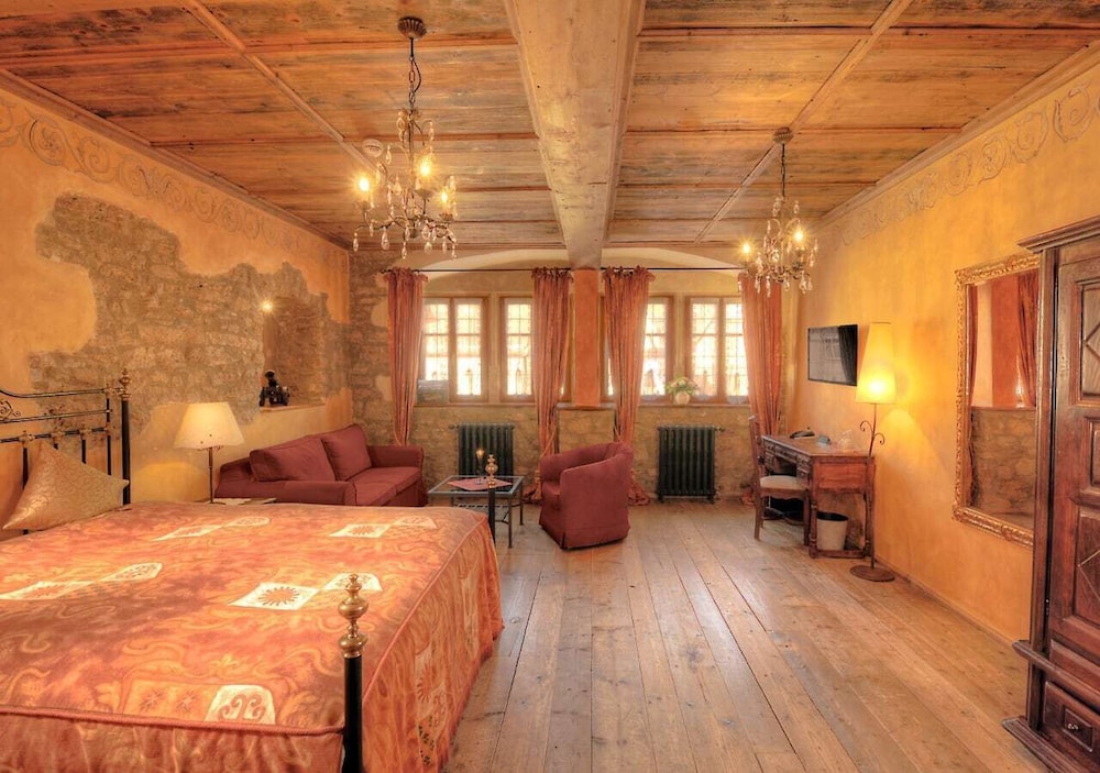 Deluxe Room (Explorer)
