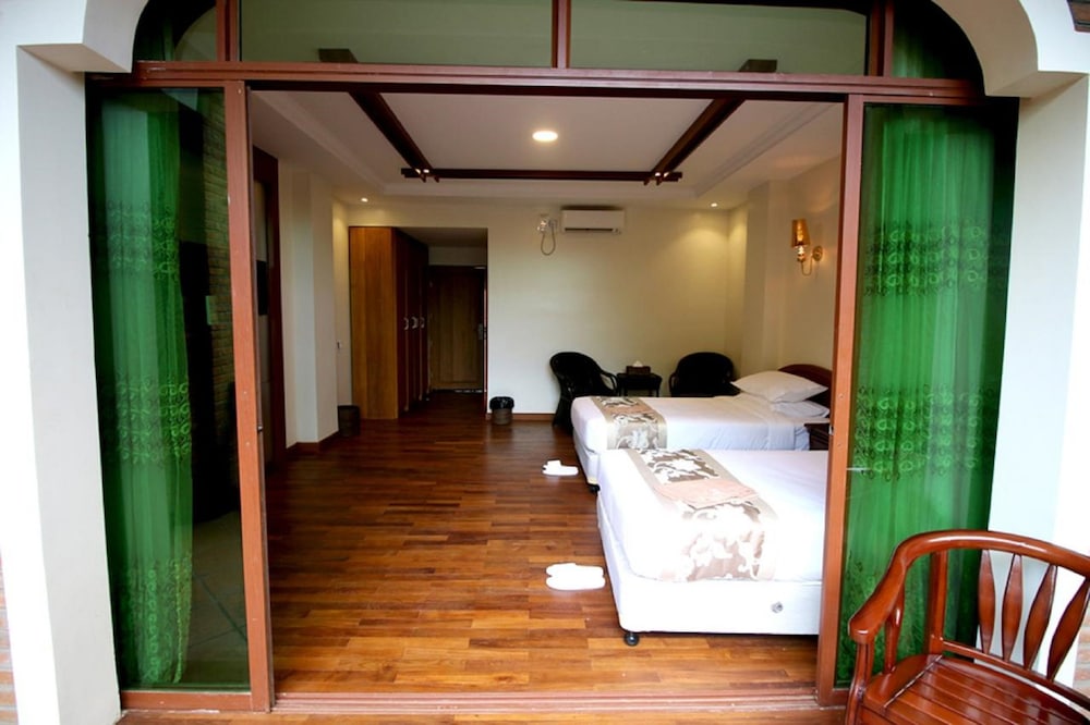 Deluxe Double or Twin Room photo 1