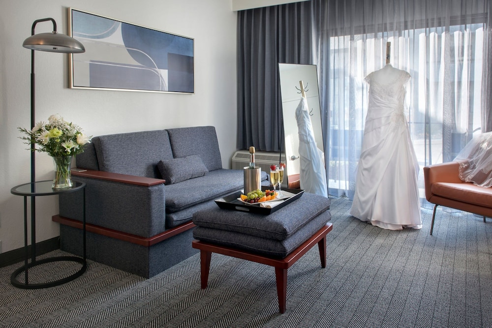 Suite, 1 Bedroom - Photo 4