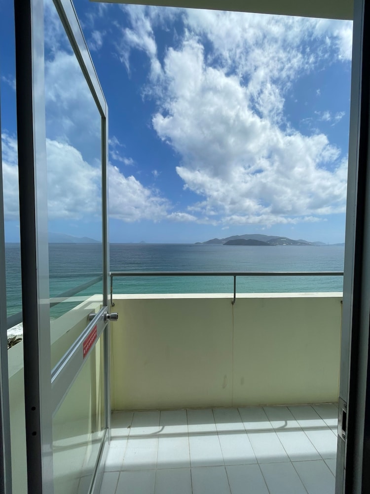 Executive Deluxe Room , Sea View - Photo 7