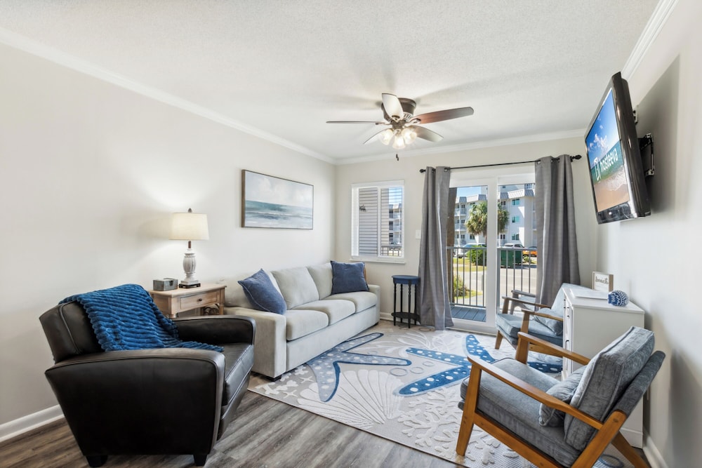 Signature Condo, 2 Bedrooms, Beach View, Beachside