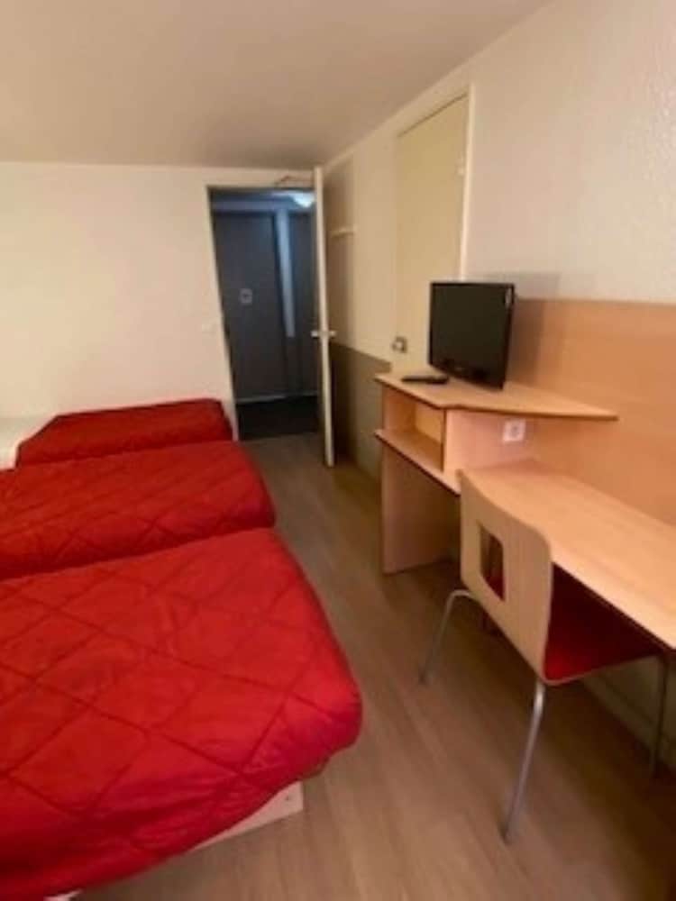Standard Room, 2 Twin Beds photo 3