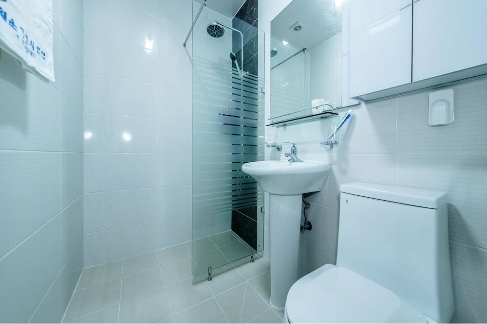Basic Room, 1 Bedroom (Type A 4 (ocean view)) - Photo 6