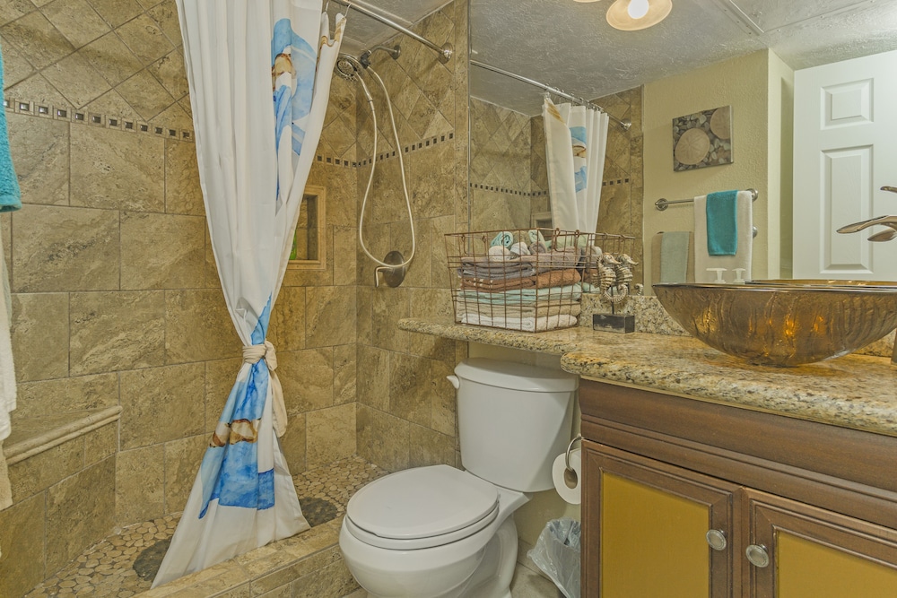 Family Condo, 1 Bedroom, Beach View photo 2