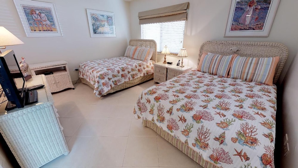 Beachfront 2Br, Ground Floor Condo