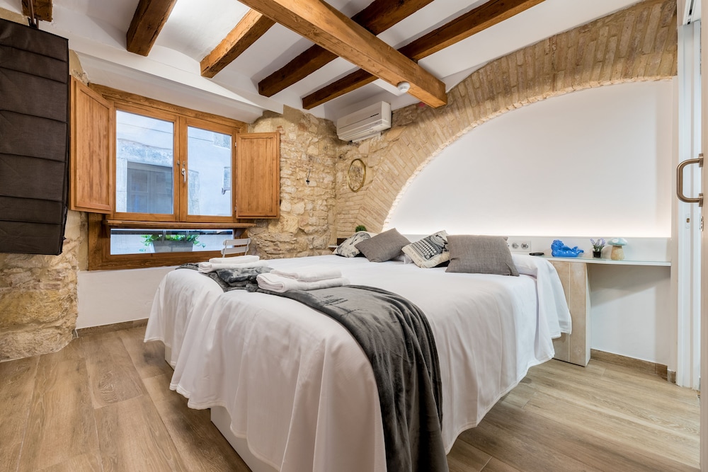 Twin Room, City View (4)