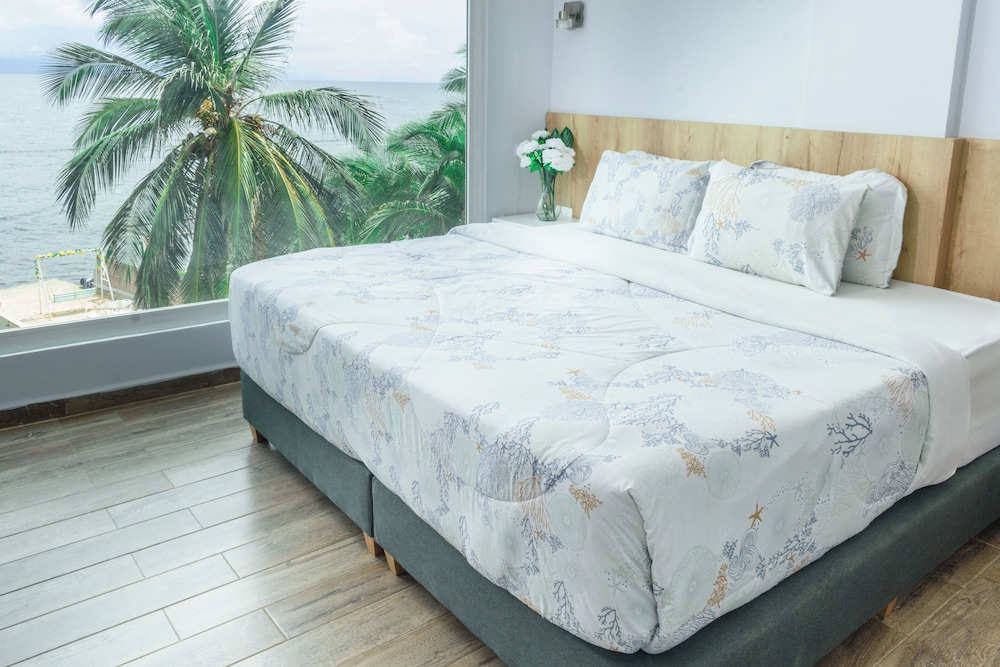 Superior Double or Twin Room, Sea View - Photo 1