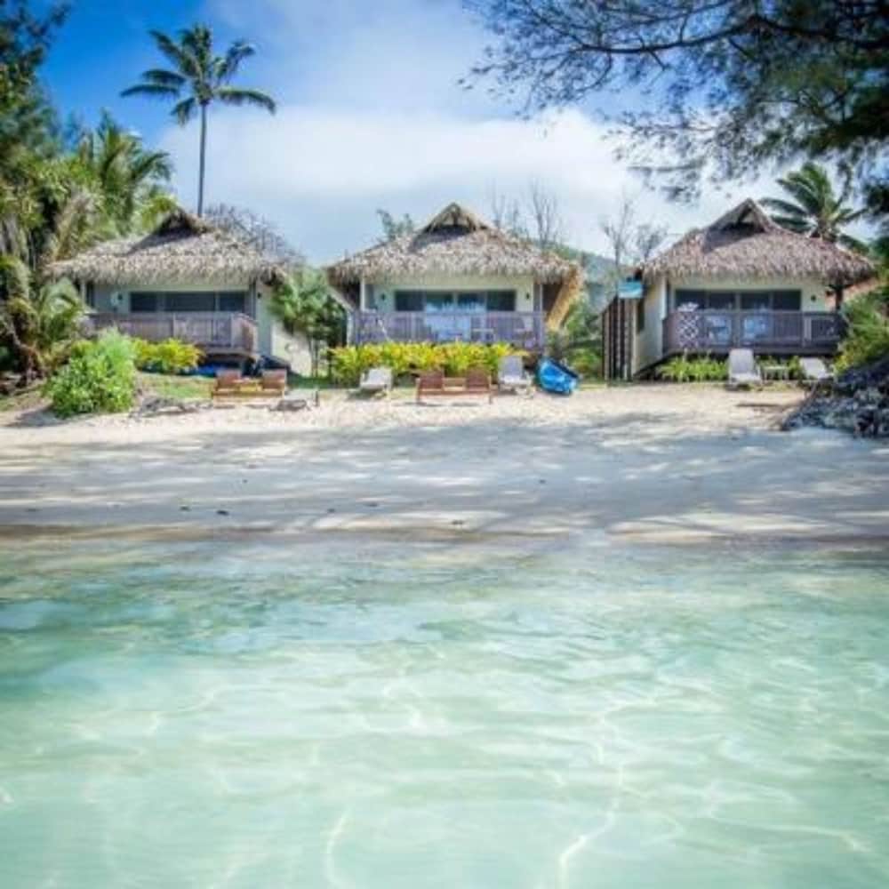 Beachfront Villa A photo 3