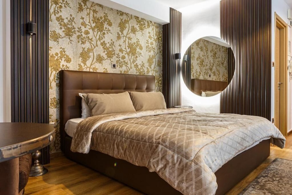 Deluxe Double Room, 1 King Bed photo 3