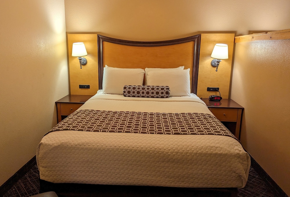 Family Suite, Multiple Beds (2 Queens) (Waterpark Hours Vary) - Photo 4