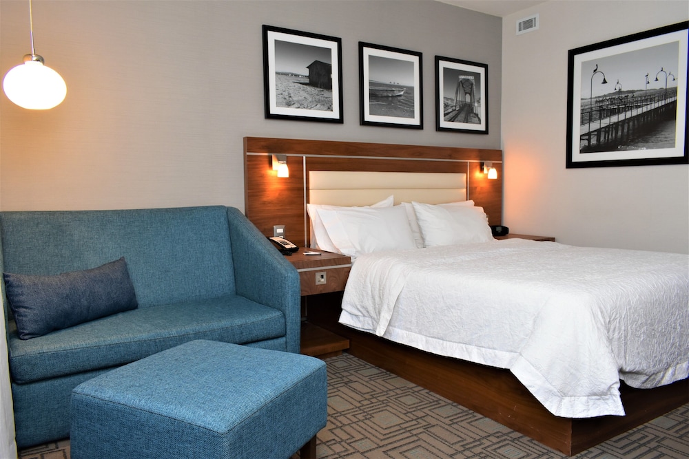 Room, 1 Queen Bed with Sofa bed, Non Smoking, Refrigerator photo 3