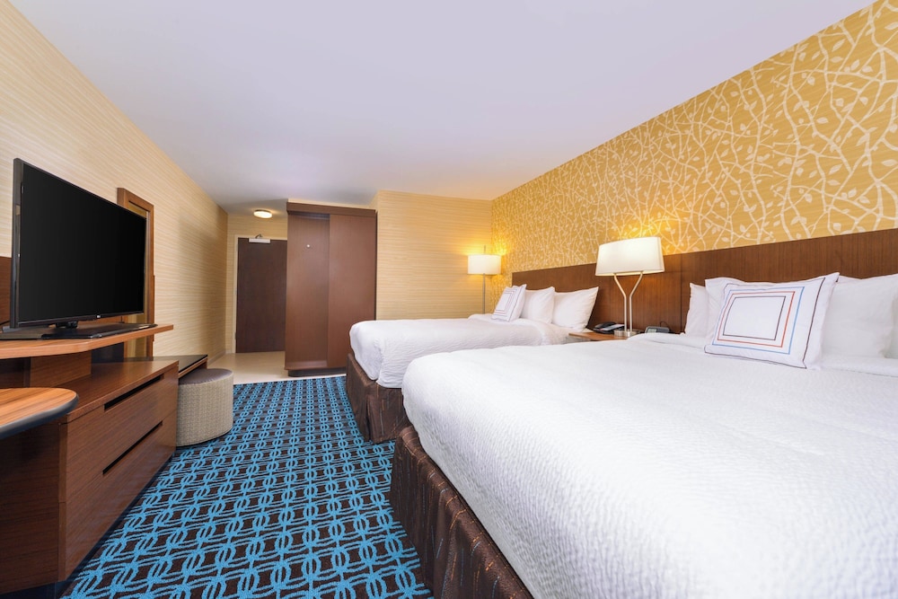 Room, 2 Queen Beds (Hearing Accessible) photo 3