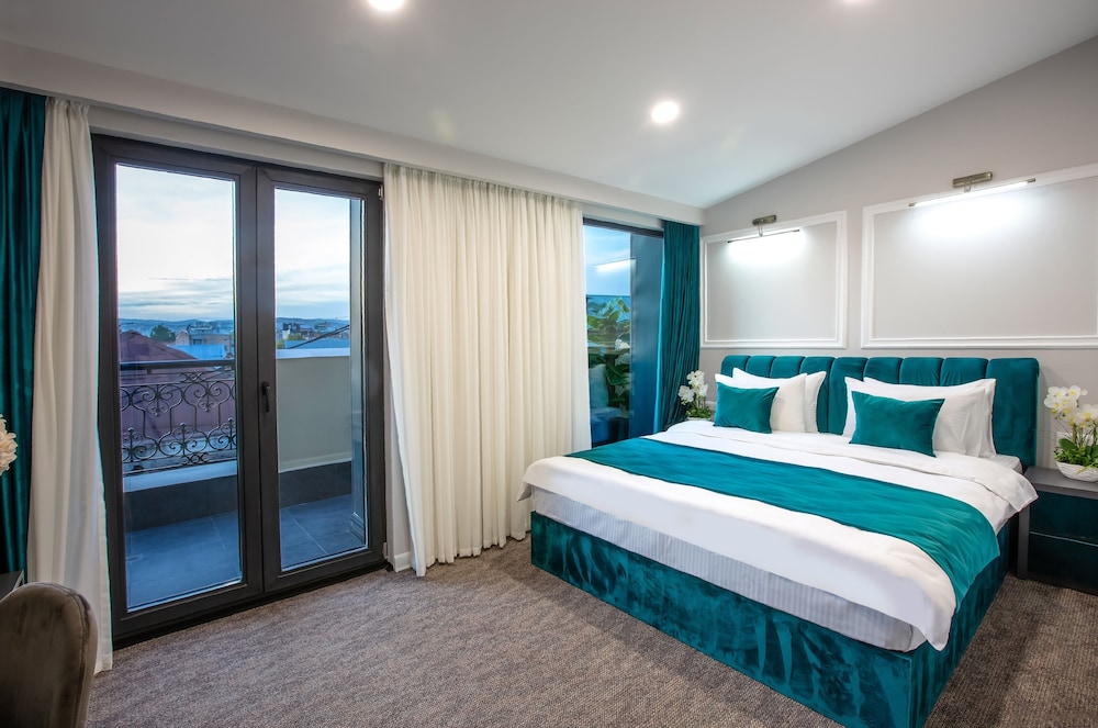 Deluxe Double Room photo 2