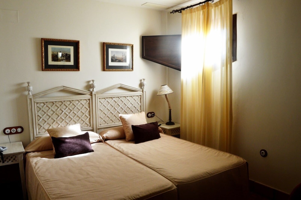 Double Room Single Use - Photo 1