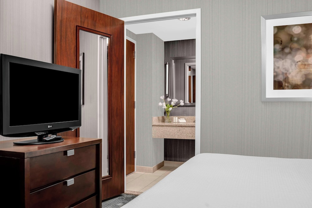 Executive Suite, 1 Bedroom, Balcony photo 2