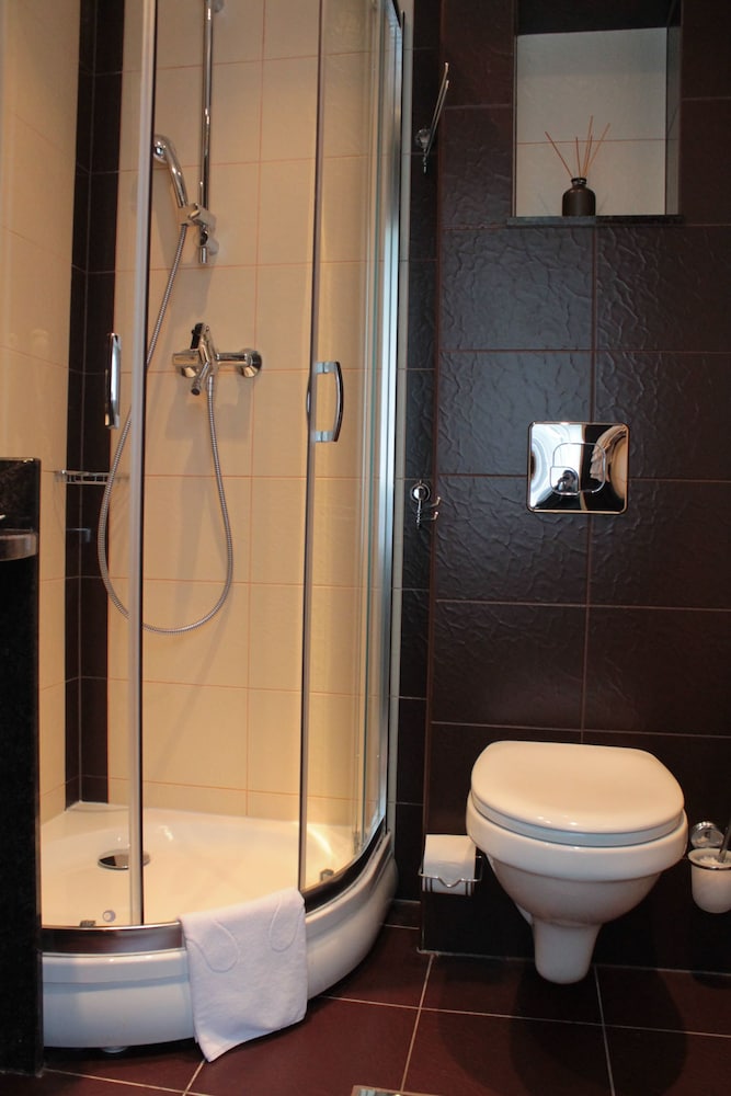 Small Double Room - Photo 11