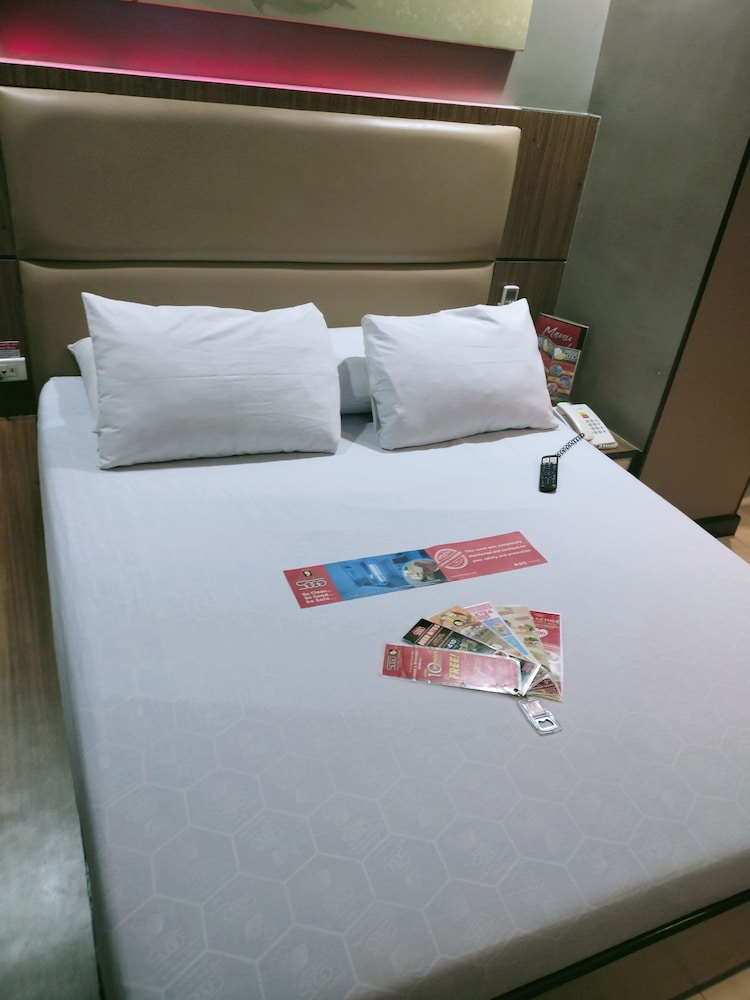 Executive Room - Photo 2
