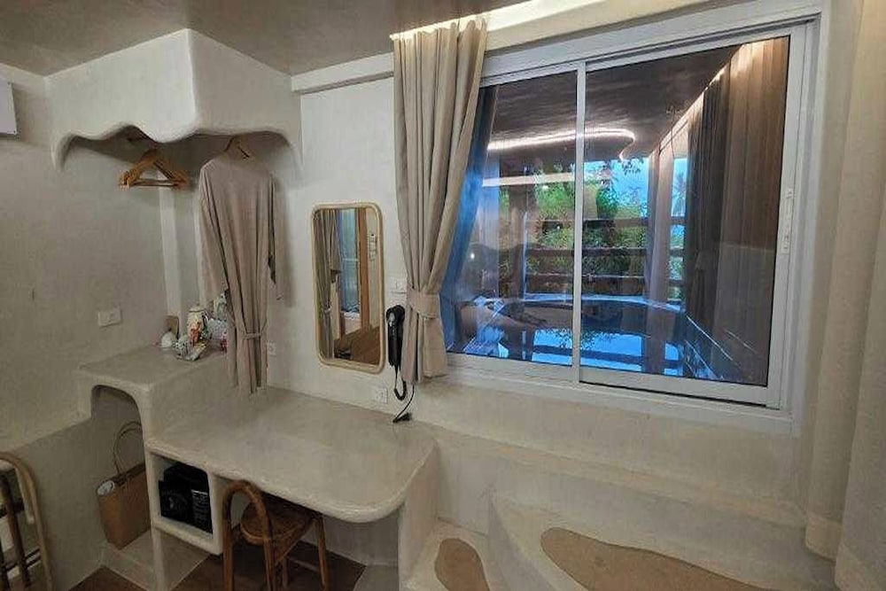 Family Garden View with Plunge Pool - Photo 7