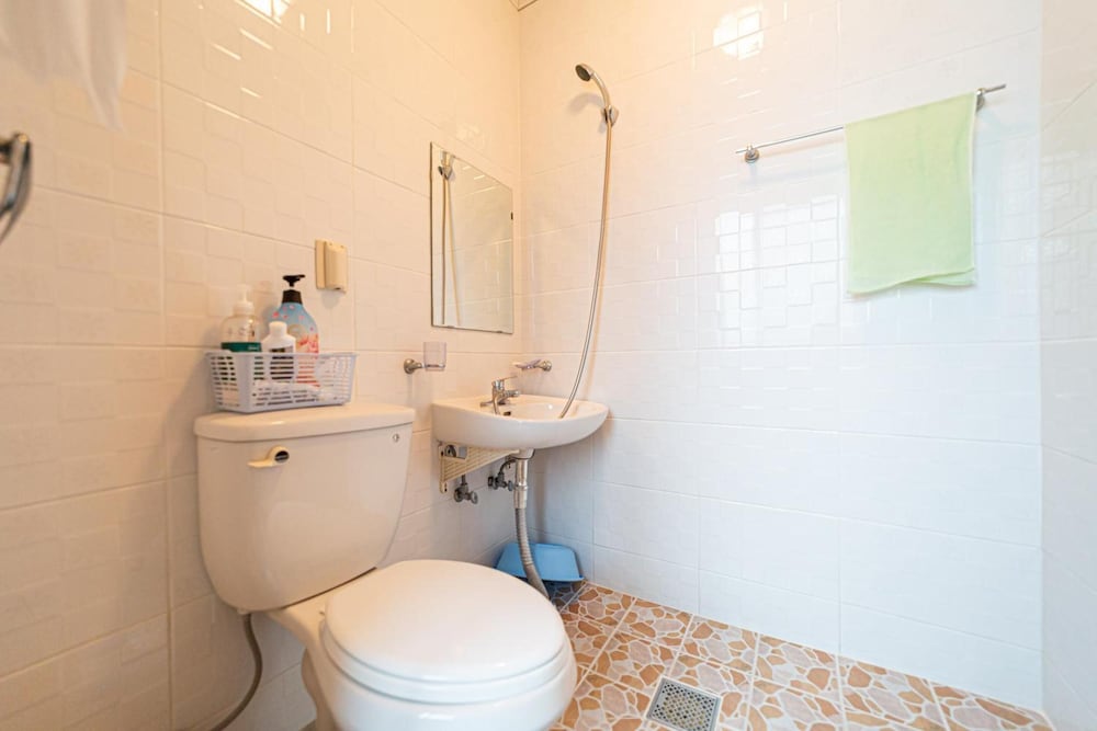 Basic Room, 1 Bedroom (Jasmine) - Photo 8