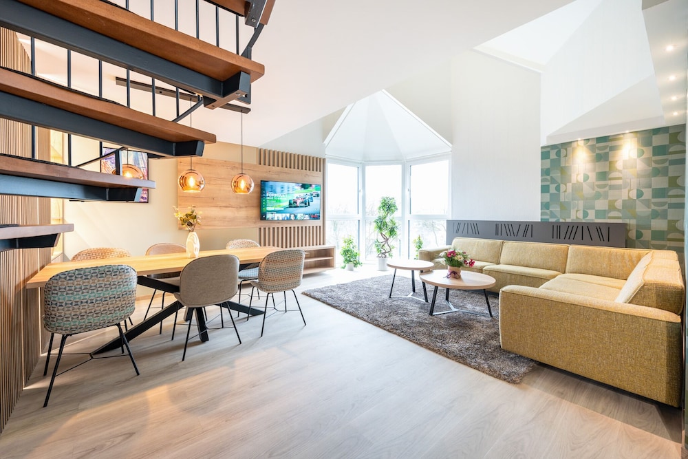 Design Penthouse, City View - Photo 1