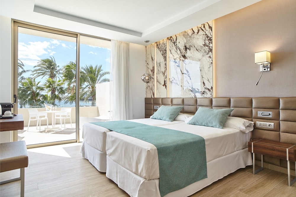 Deluxe Room, Jetted Tub, Sea View - Photo 1