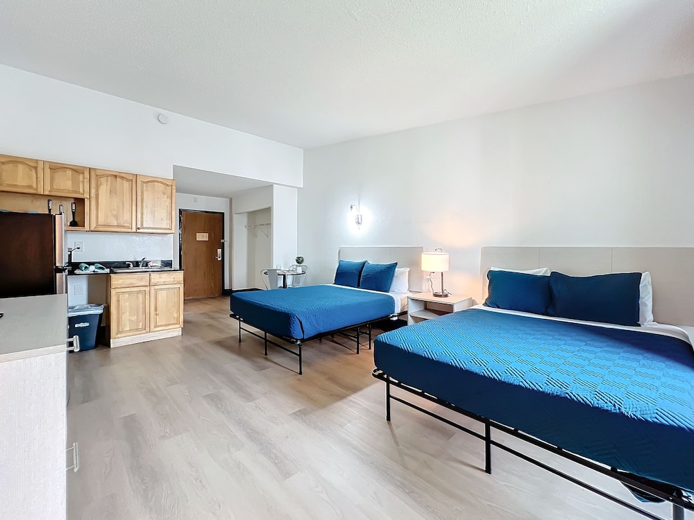 Premium Studio, 2 Double Beds, Non Smoking photo 1