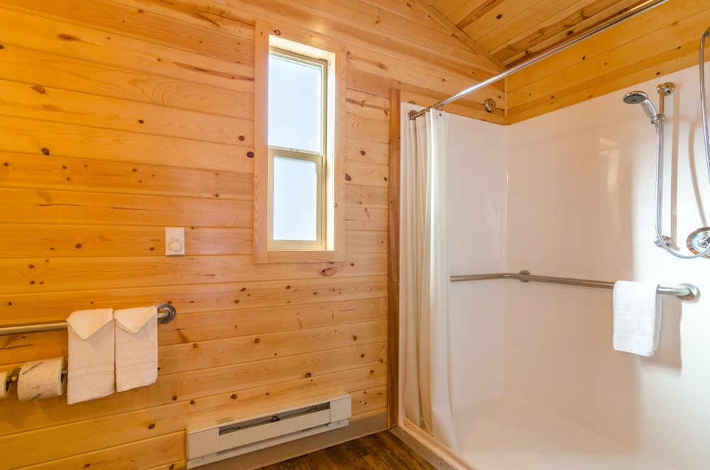 Cottage, 1 Bedroom, Accessible (Side Entry, Pets OK, Linens Available) photo 2