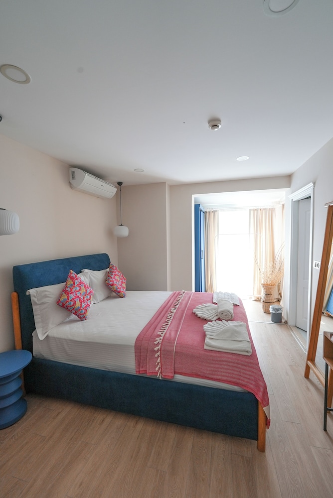 Standard Double Room, Balcony, Garden View