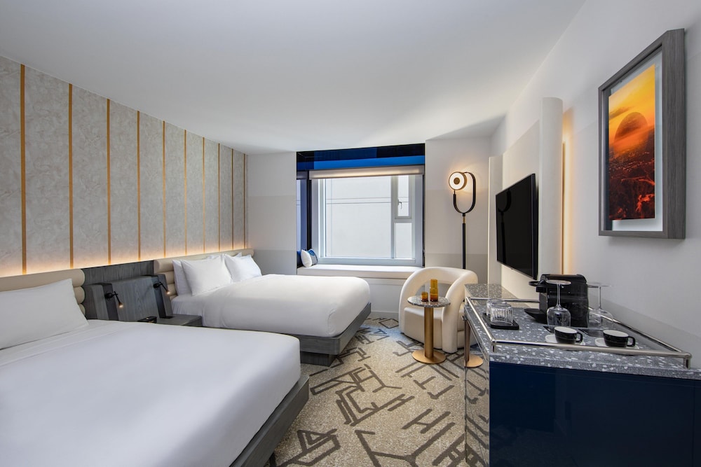 Standard Room, 2 Queen Beds (View) thumbnail 5