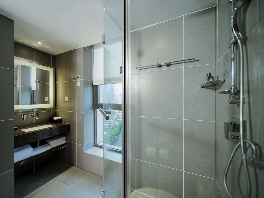 Premier Suite - Photo 14