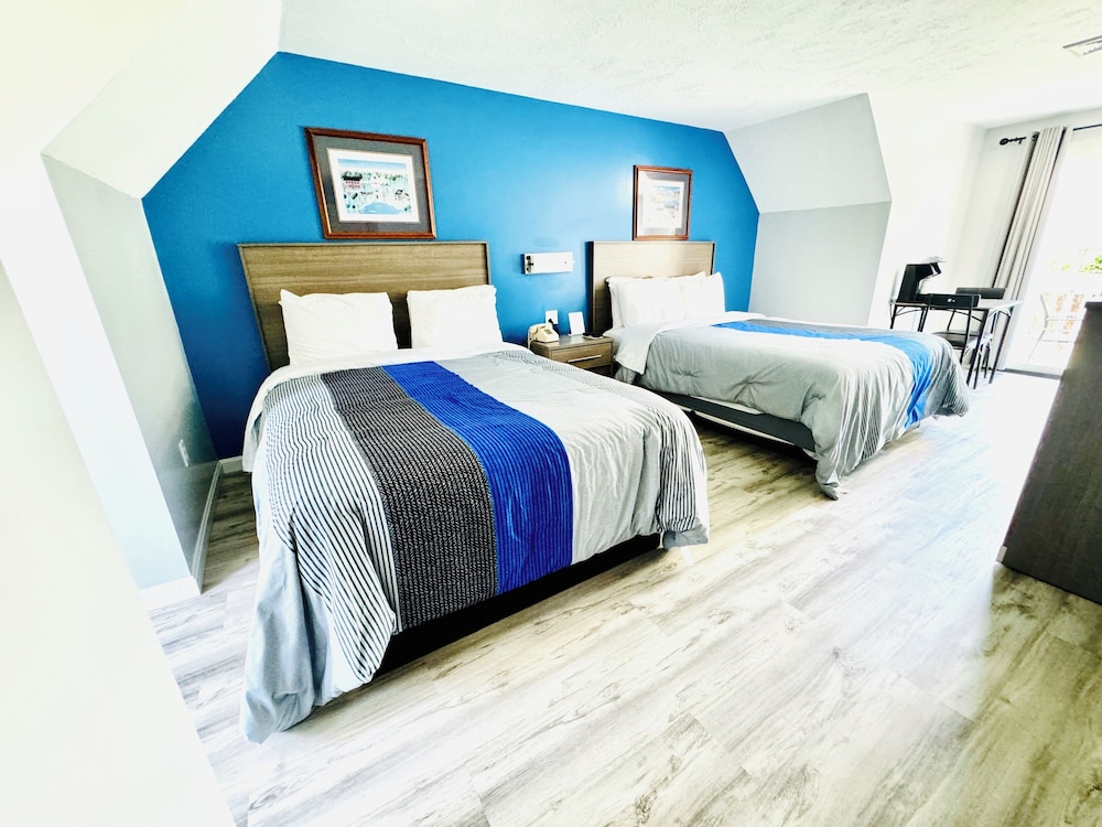 Deluxe Room, 2 Queen Beds, Non Smoking photo 3
