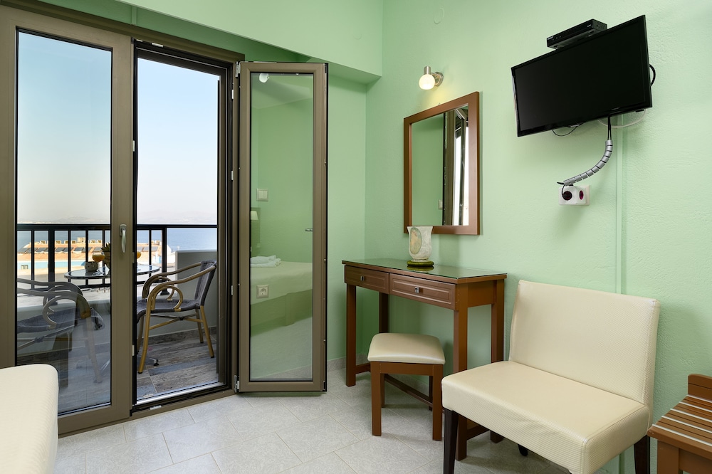 Triple Room, Sea View photo 3