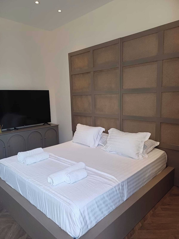 Studio Suite, Sea View
