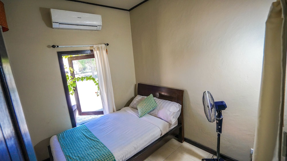 Comfort Single Room, 1 Twin Bed, Shared Bathroom, Park View photo 3