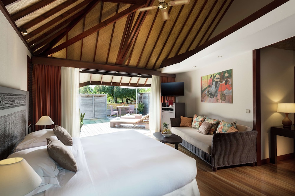 Bungalow, 1 King Bed, Private Pool, Garden Area