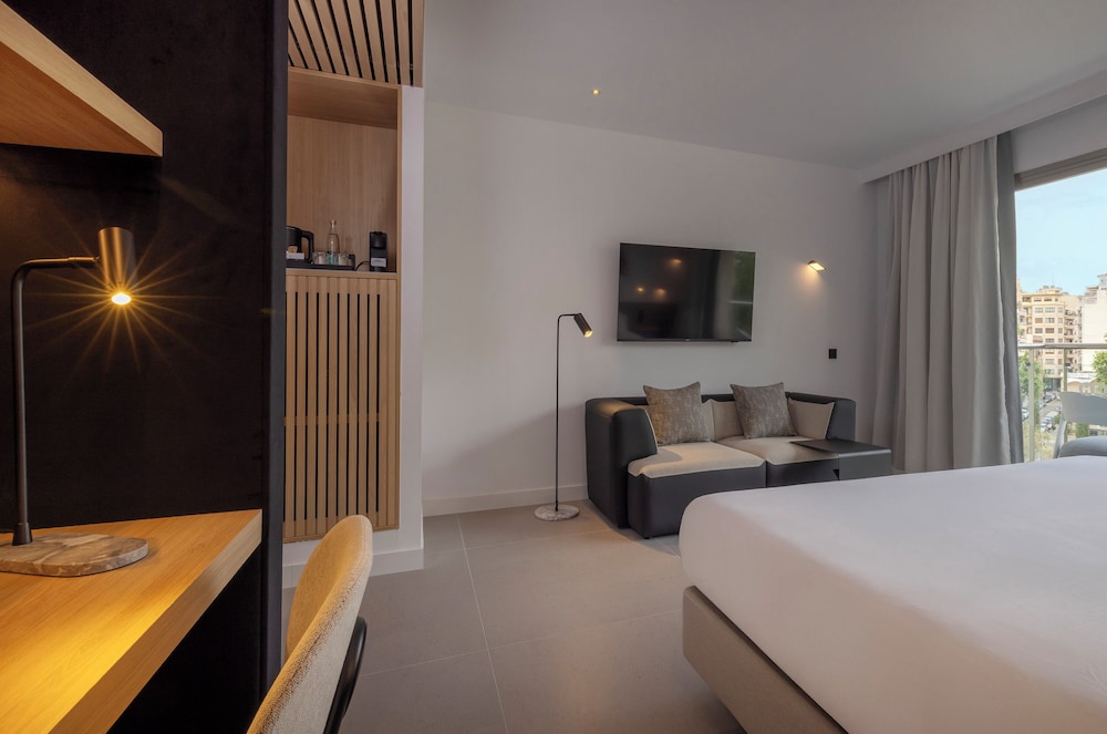 Junior Suite (Single Use) photo 3