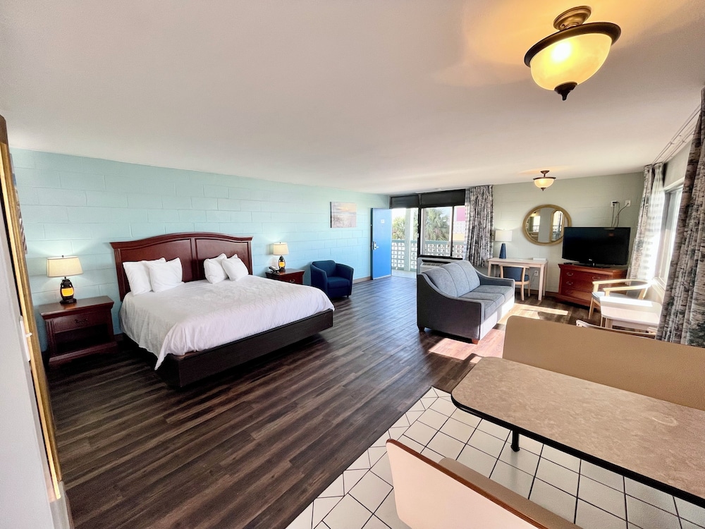 Deluxe Room, 1 King Bed, Kitchen, Beach View (GULF FRONT KITCHEN WITH 1 KING) photo 1