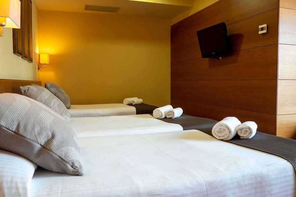 Triple Room, 3 Twin Beds - Photo 7