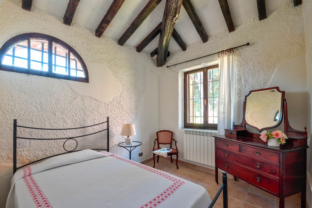 Comfort Apartment, 2 Bedrooms, Pool Access, Ground Floor photo 3