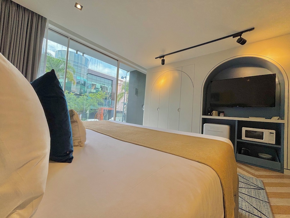 City Apartment, 1 Bedroom - Photo 6