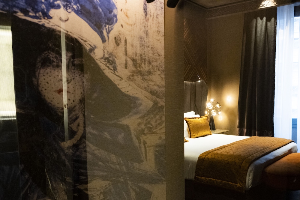 Available room